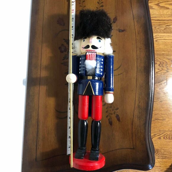 Enesco 15.5” toy soldier nutcracker - Picture 6 of 9